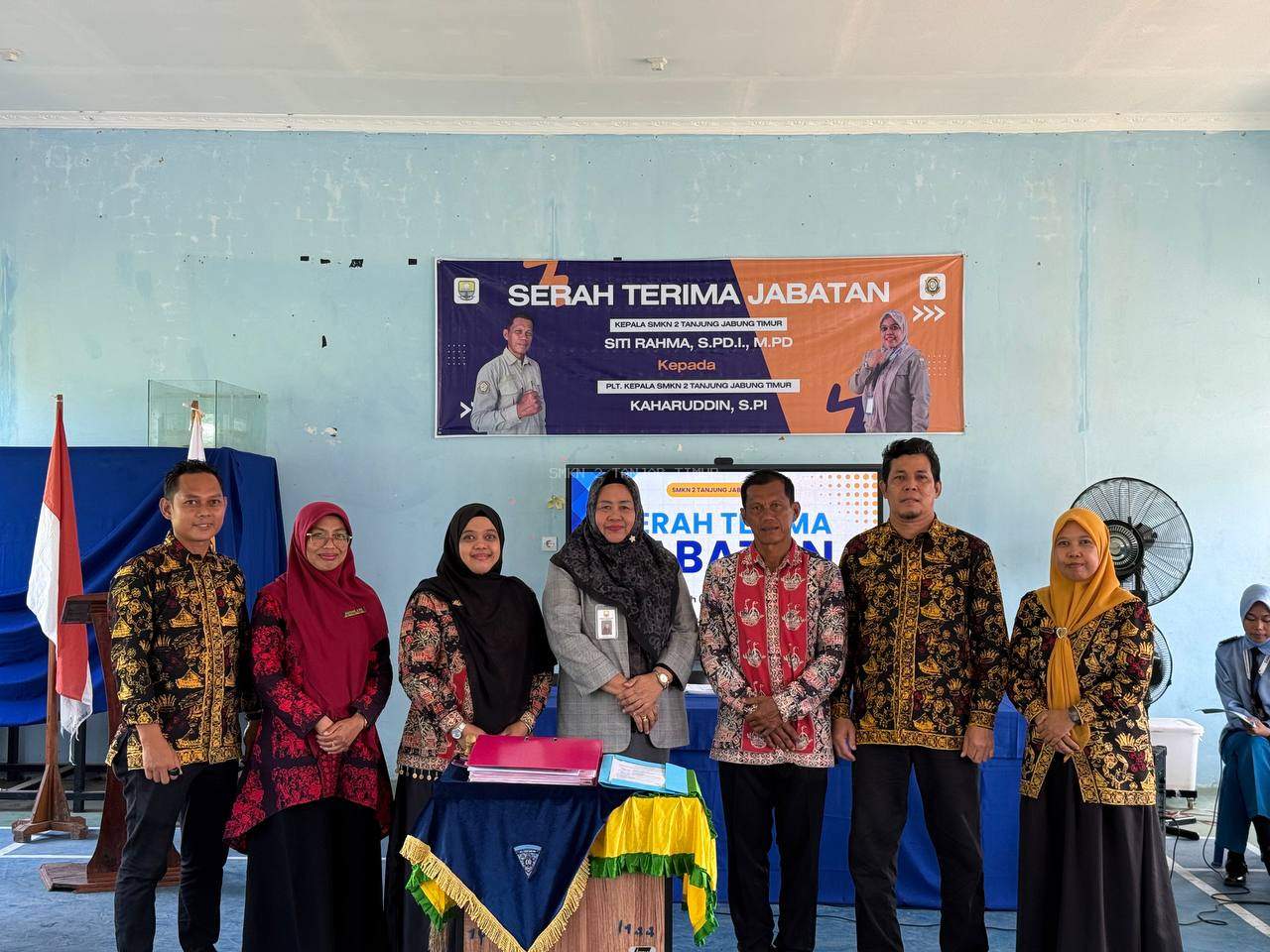 Serah Terima Jabatan Kepala SMKN 2 Tanjung Jabung Timur dan Perpisahan Guru Berlangsung Haru